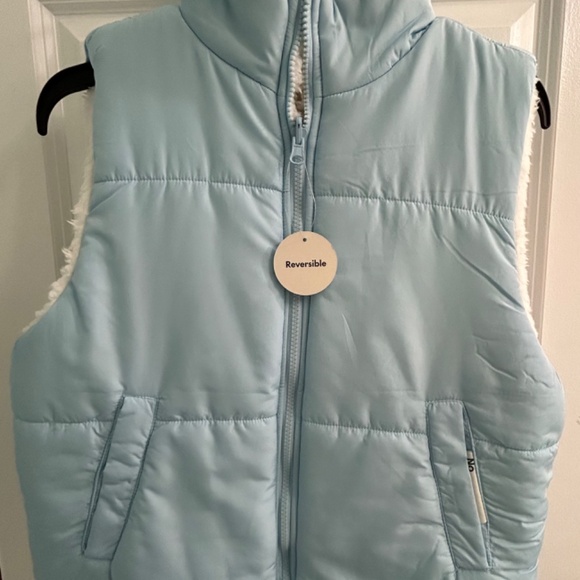 No Boundaries Reversible Vest - Picture 2 of 3